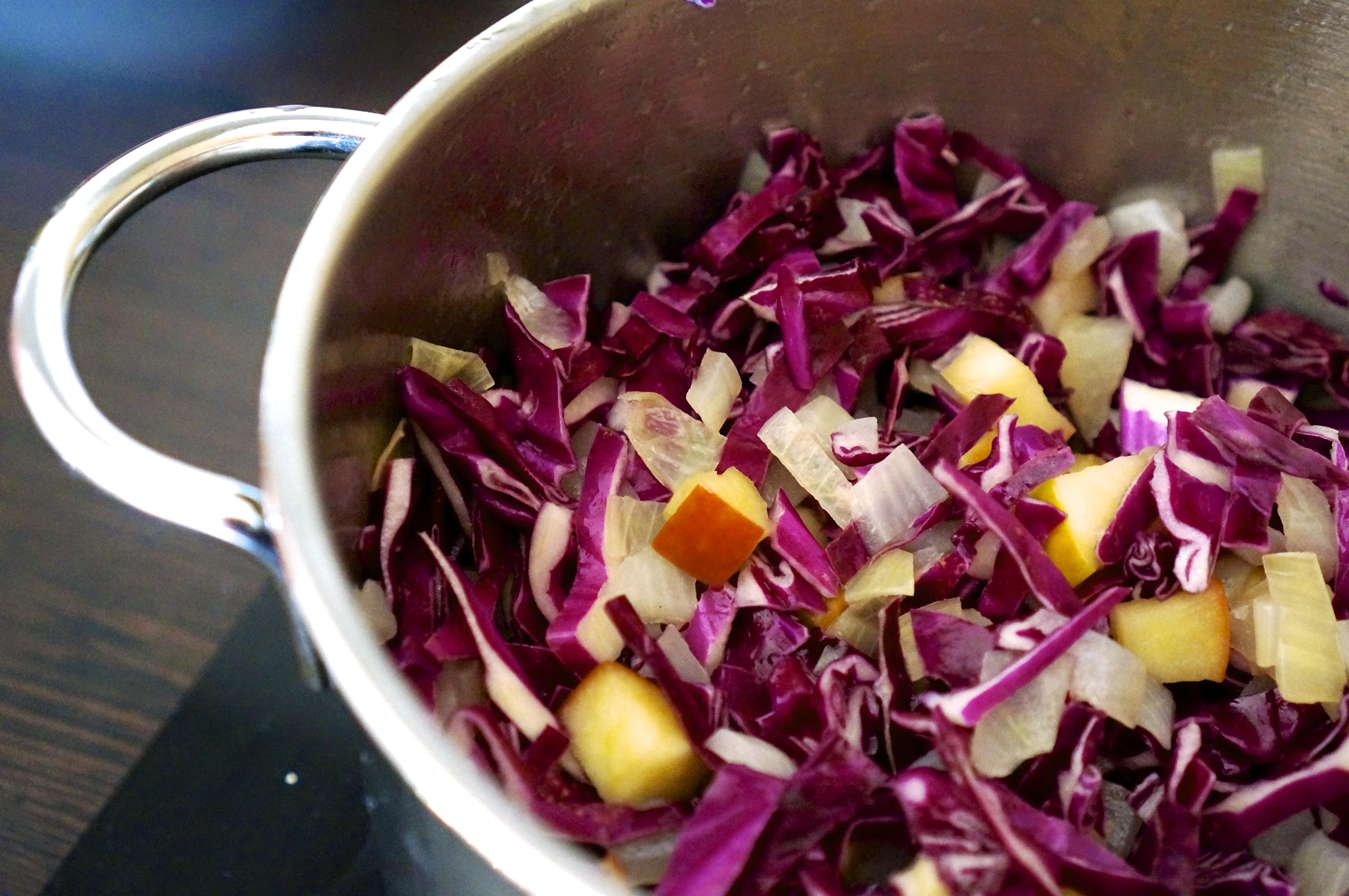 Stewed Red Cabbage with Apples and Potatoes