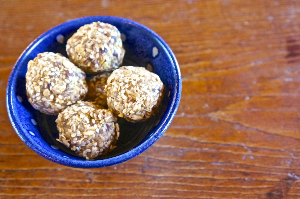 Almond and Oat Protein Balls